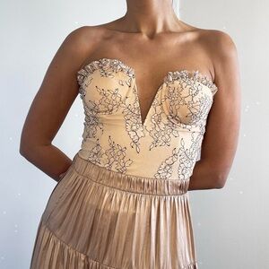 NBD | Tan & black lace “Isla” strapless plunge neckline corset top | Size S